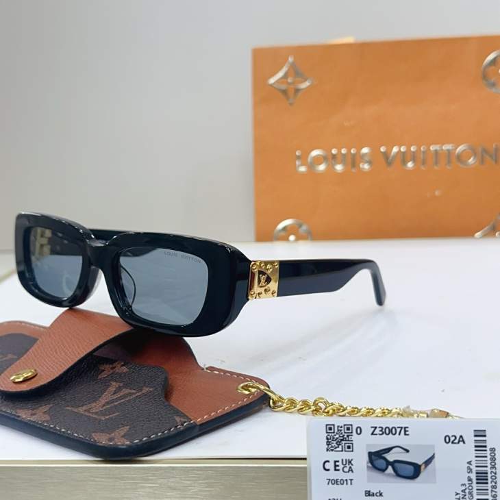 Picture of Louis Vuitton Sunglasses _SKUfw76300611fw